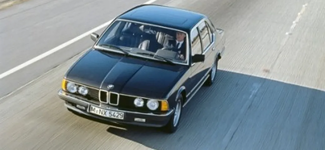 La BMW serie 7 compie 30 anni