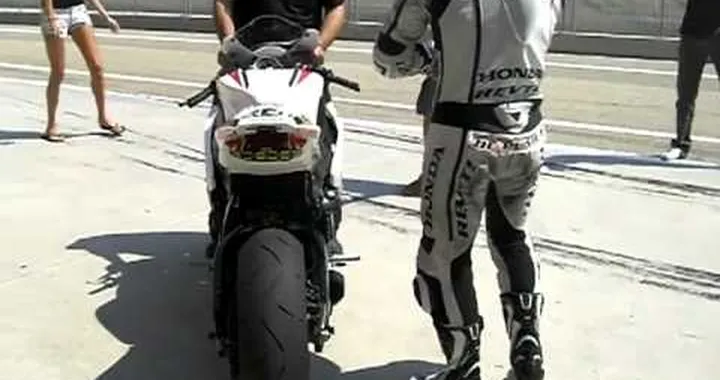 Randy de Puniet Ã  AlÃ¨s (www.sport-bikes.fr)