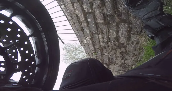 Brutta caduta con la Yamaha MT-09