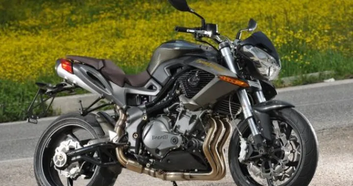 Benelli TNT 899 e TNT 1130 Century Racer, le moto del centenario