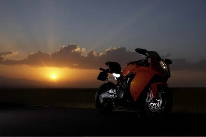 KTM RC8 - foto ufficiali presentazione