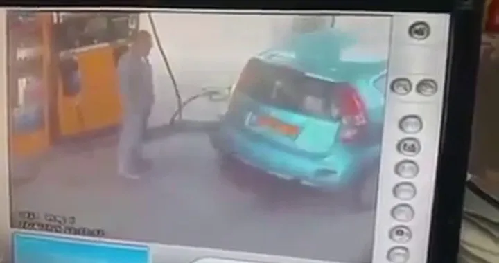A fuoco la pompa di benzina