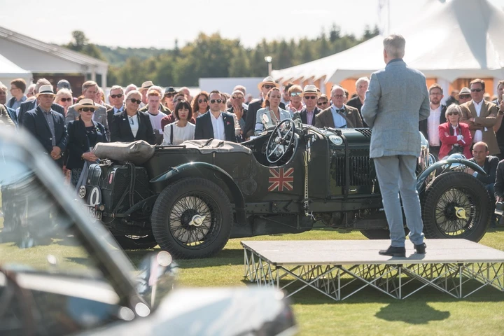 Bentley: raduno record dei 100 anni al Salon Privé 2019