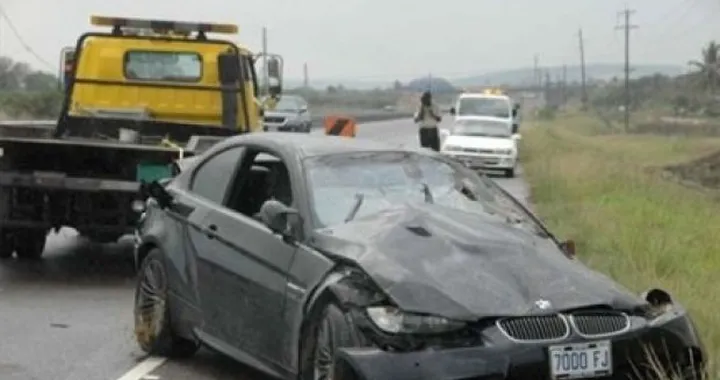 Usain Bolt distrugge la sua BMW M3