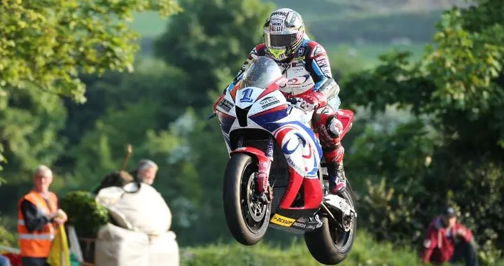 Road Races, John McGuinness in Supersport con Jackson Racing