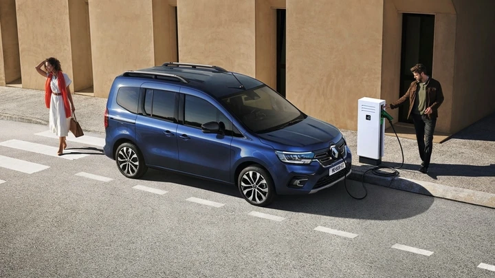 Renault Kangoo E-Tech Electric: prezzi da 40.881 euro