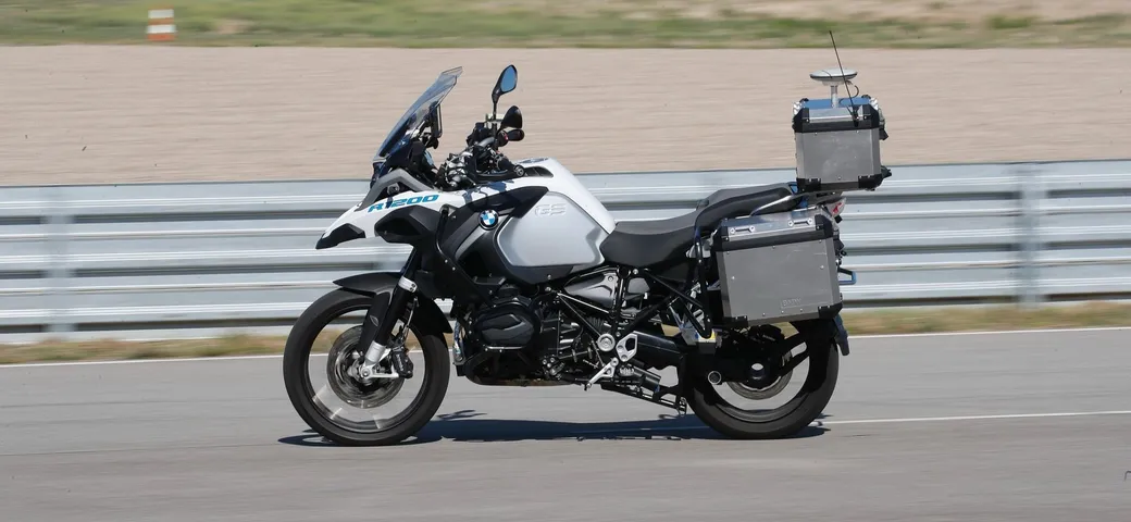 BMW R 1200 GS a guida autonoma: eccola in azione (VIDEO)