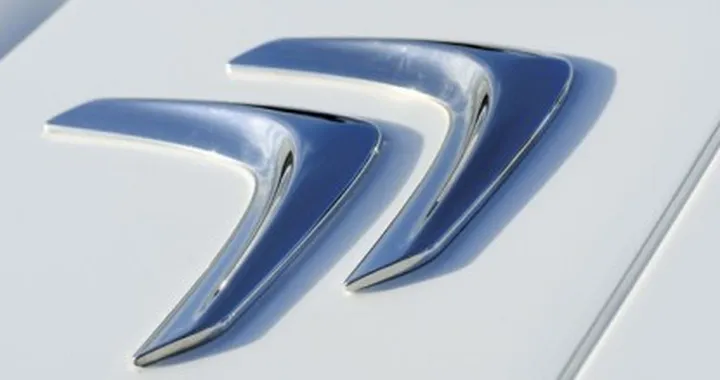 Citroen: sulla C3 Picasso debutta il nuovo logo