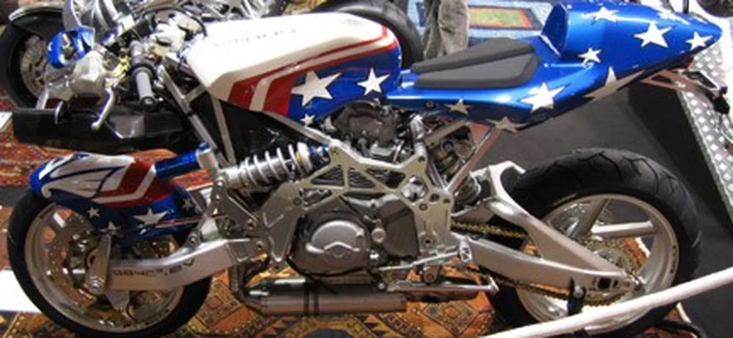 Eicma 2006: stand Vyrus