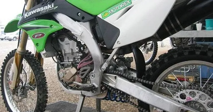 Kawasaki Racing prova il nuovo mono Kayaba