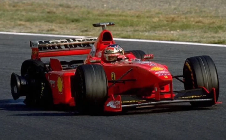 F1: la Ferrari F300 del 1998 che fu di Michael Schumacher è in vendita
