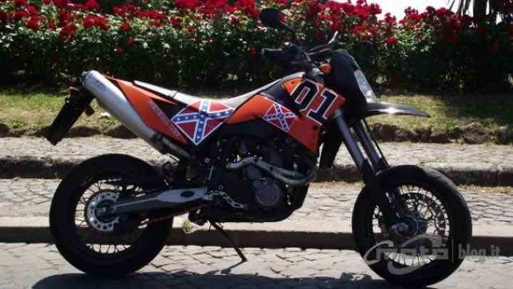 Foto del giorno: KTM 640 SM General Lee