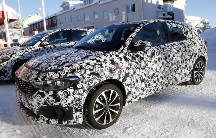 Fiat Tipo 2 volumi: le fotospia sulla neve