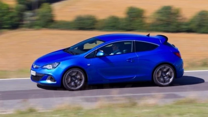 Opel Astra OPC: arriva l'Astra più 