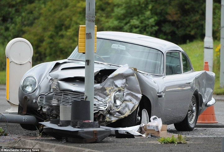 Aston Martin DB5: grave incidente a Manchester