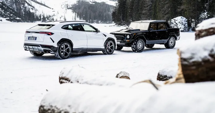 Lamborghini LM002 vs Urus: da fuoristrada a Suv 30 anni dopo