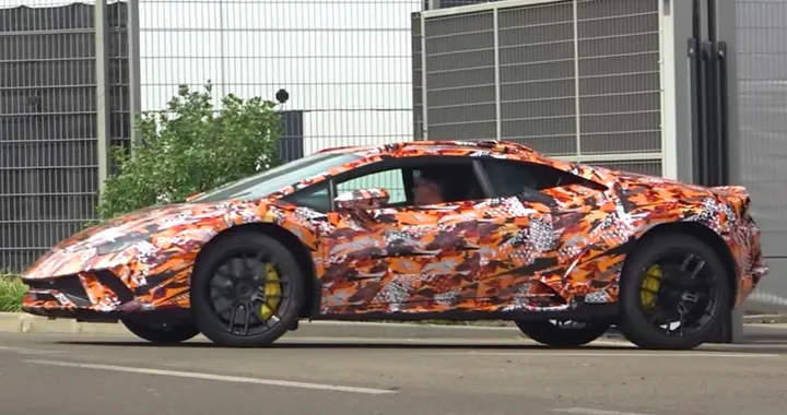 Lamborghini Huracan Sterrato: ecco il video spia
