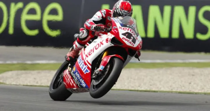 Ad Assen Haga (Ducati) allunga nel mondiale. Spies, dagli altari alla polvere. Haslam, nuova star.