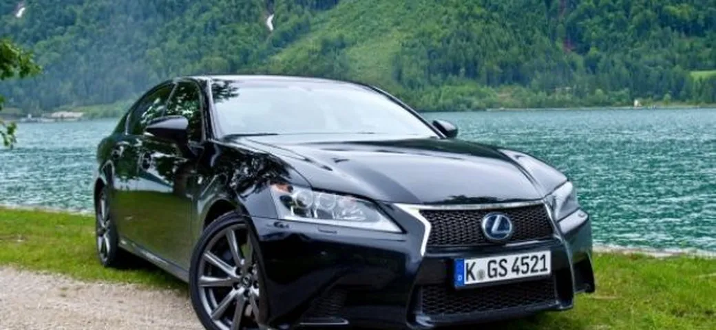 Presentazione Lexus GS 450h