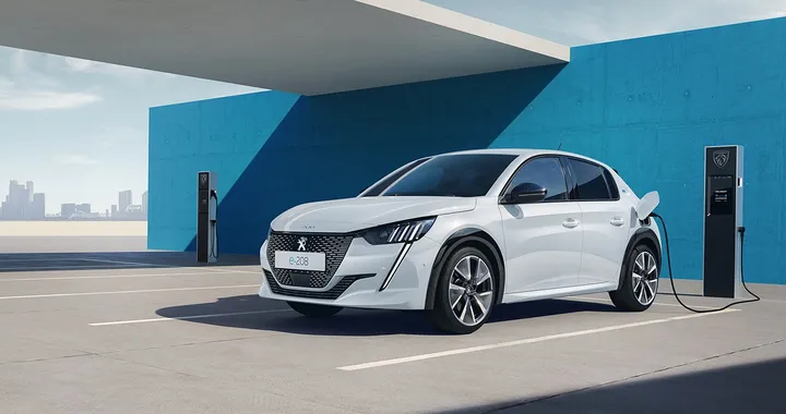 Peugeot e-208 2023: più potenza e autonomia