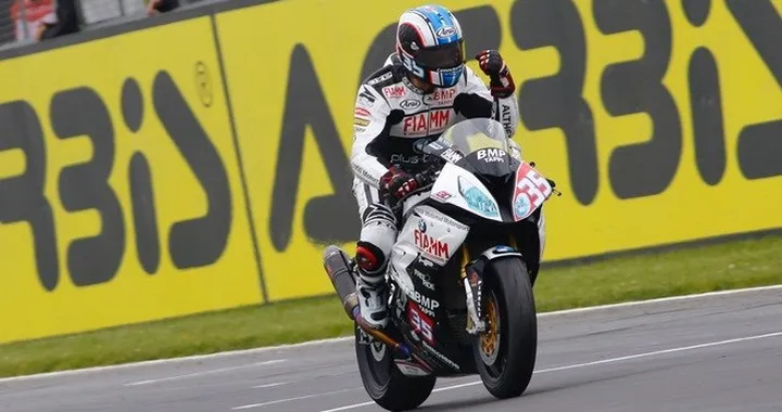 Superstock 1000: De Rosa trionfa a Donington