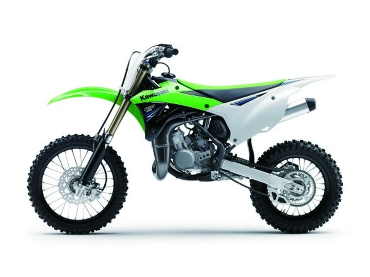 Nuova Kawasaki KX85, più performance e design moderno per la piccola del cross