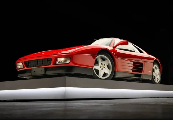 Ferrari 348 TB all'asta: esemplare del 1993 con soli 840 chilometri