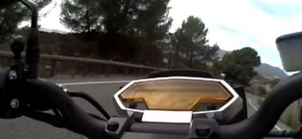 Video onboard Kawasaki Z1000 2010