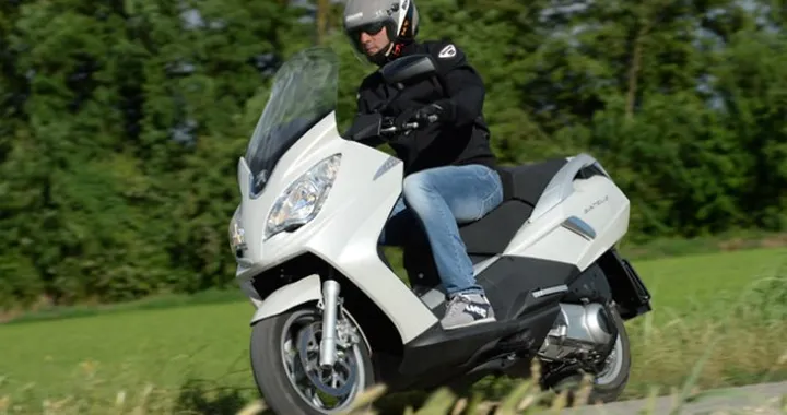Peugeot Scooters: listino 2014, scende il prezzo del Satelis 300