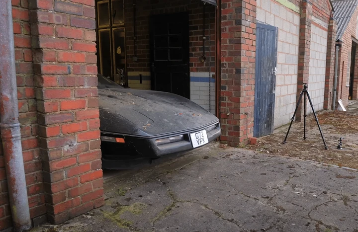 Dopo decenni di silenzio la muscle car abbandonata torna a ruggire