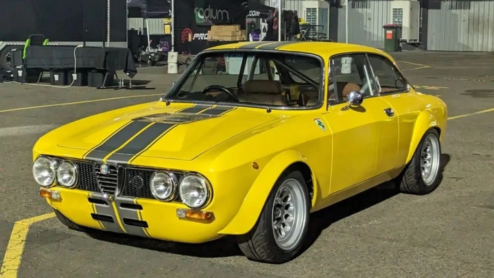 Alfarrari: l’incredibile fusione tra Alfa Romeo 2000 GTV e Ferrari 360 Modena