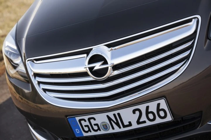Opel: in arrivo la griglia frontale attiva