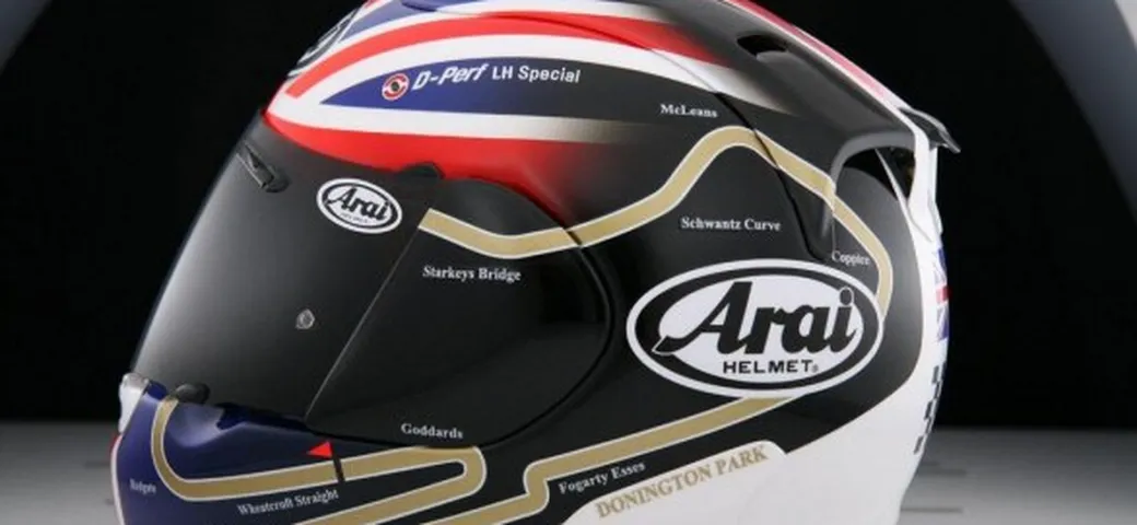 SBK, Donington: caschi speciali per Camier e Haslam