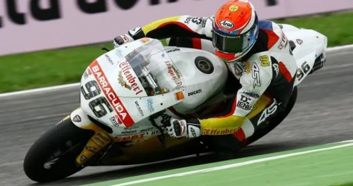 WSBK, Donington: pole provvisoria a Smrz davanti a Rea, Checa e Haslam