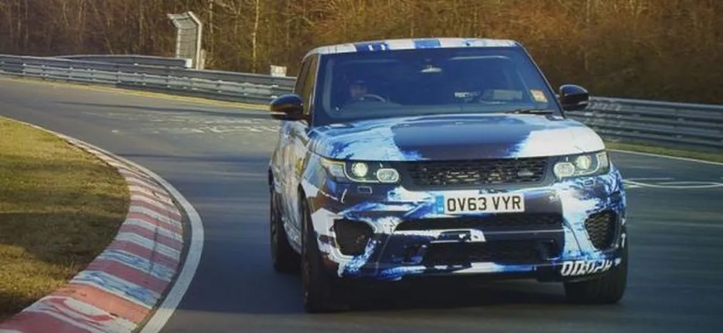 Range Rover Sport SVR: la versione più sportiva monta il V8 da 550 CV