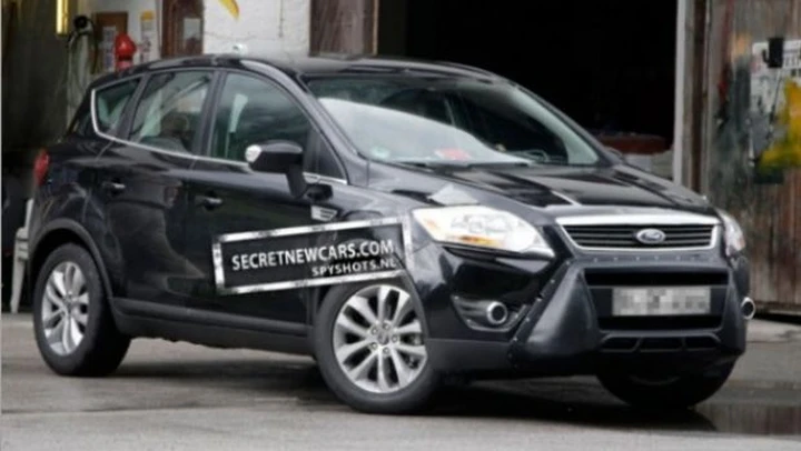 Ford Kuga: prime foto spia del restyling