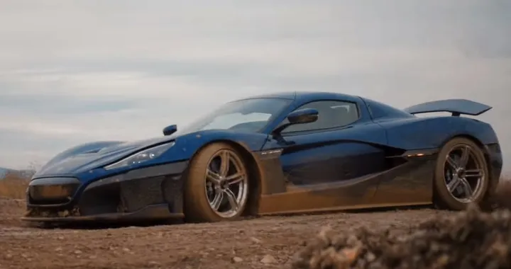 La Rimac Nevera fa il drift sul fango [Video]