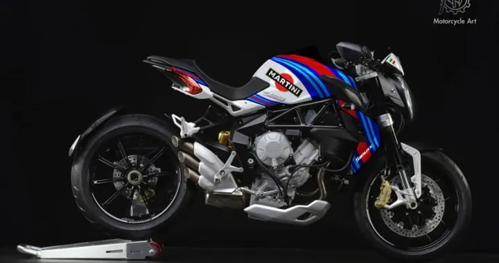 Foto del giorno: MV Agusta Brutale Dragster Martini Racing