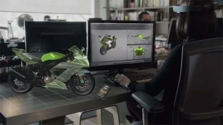 Microsoft HoloLens: realtà virtuale per la manutenzione della moto