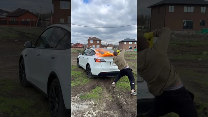 Distrugge una Tesla Model X: vandalismo o provocazione?
