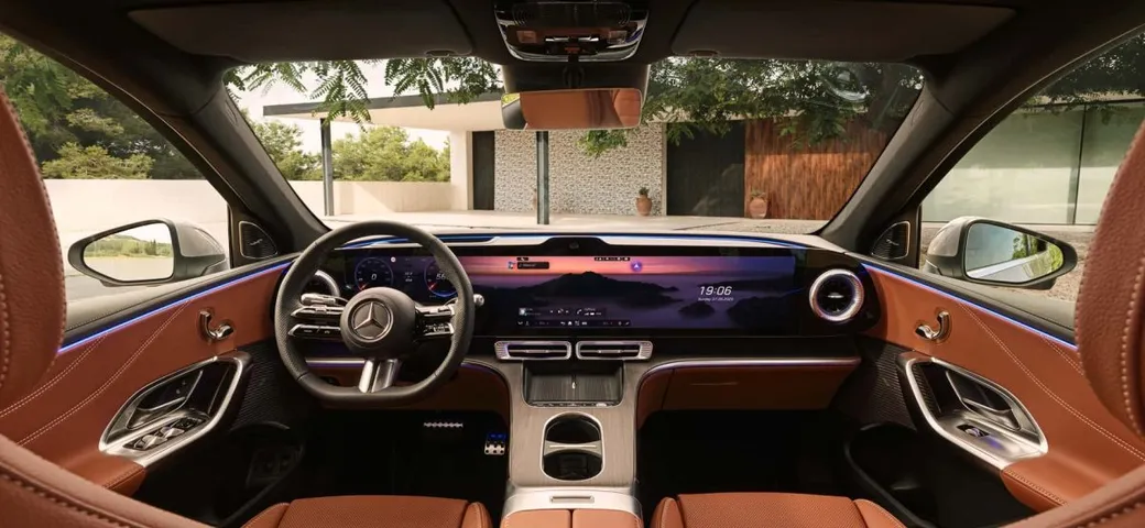 Mercedes sceglie la razionalità e torna ai comandi fisici