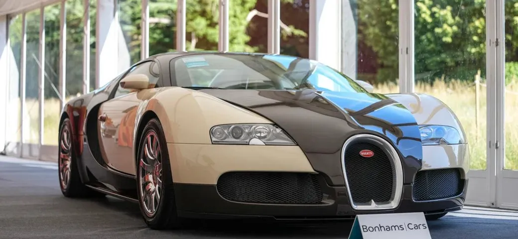 Bugatti Veyron venduta a peso d'oro all'asta di Goodwood: cifra record