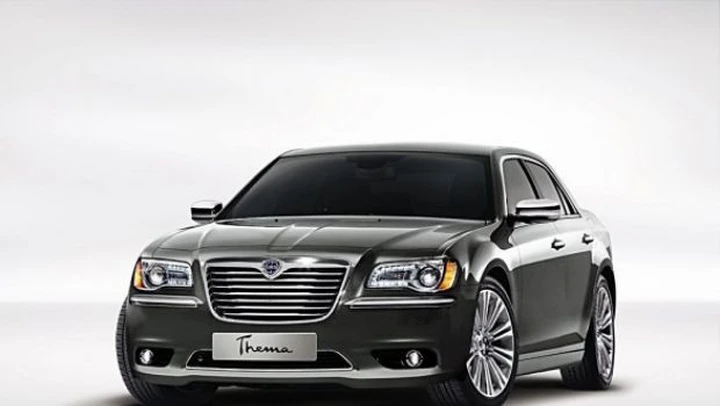 Lancia Thema: le foto degli interni