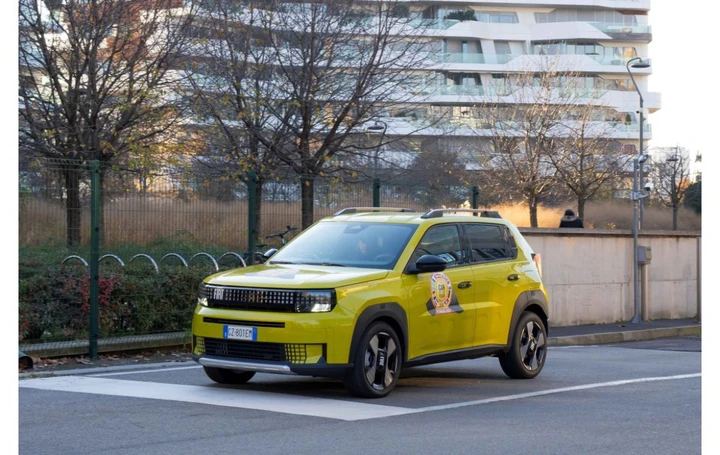 Fiat Grande Panda tra le finaliste del Car of the Year 2026 a Milano