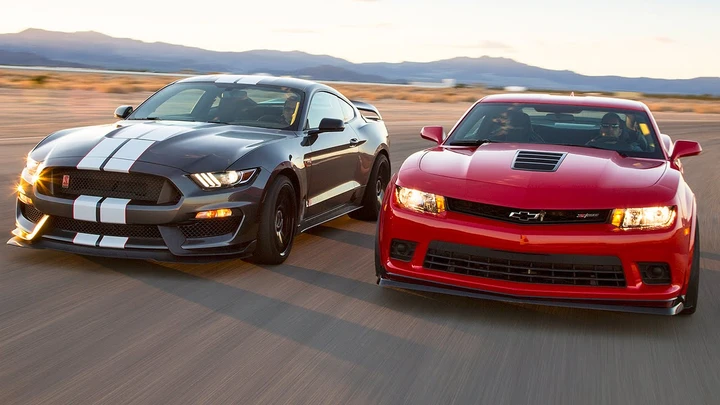 Chevrolet Camaro ZL1: tanti auguri Ford Mustang! [Video]