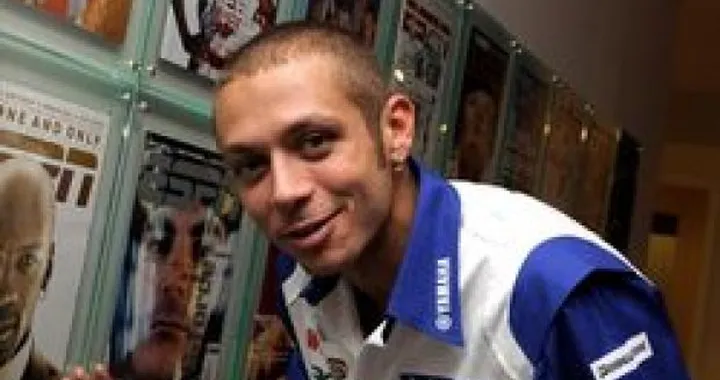 Piccolo incidente per Valentino Rossi. A Sepang ci sarà