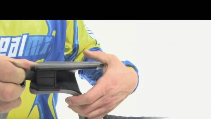 Moveo Safety Neck Brace in azione in un video