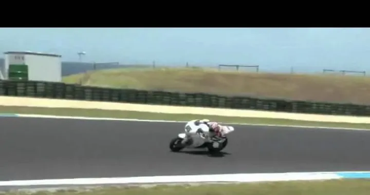 WSBK: test australiani per Rea e Aoyama. Castrol sponsor secondario fino al 2013
