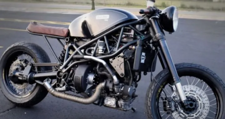 La cafe racer turbo diesel alimentata a bacon