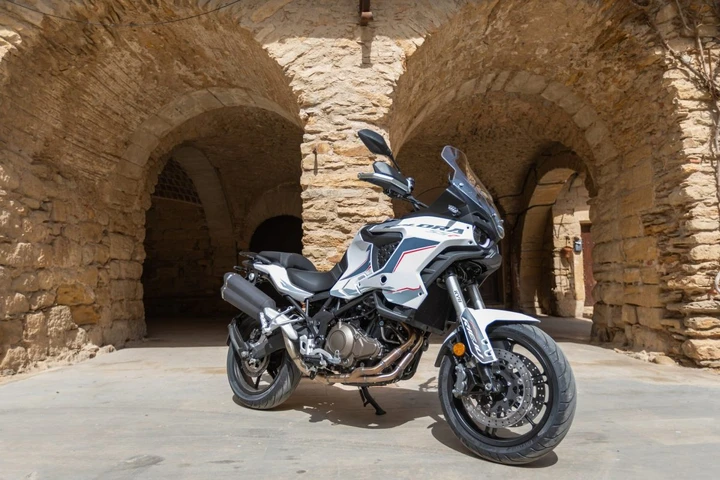 Rieju Xplora 557: la sfida alle big con una trail davvero low-cost
